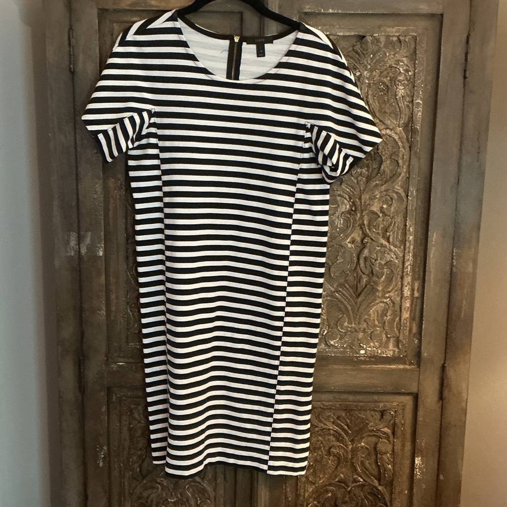 🖤🤍JC Black & White Striped Dress